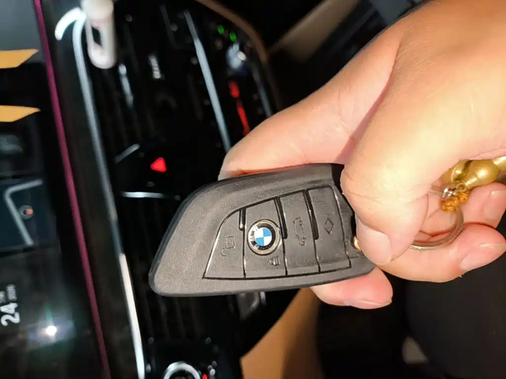 BMW 5 Series 2017 — фото 9