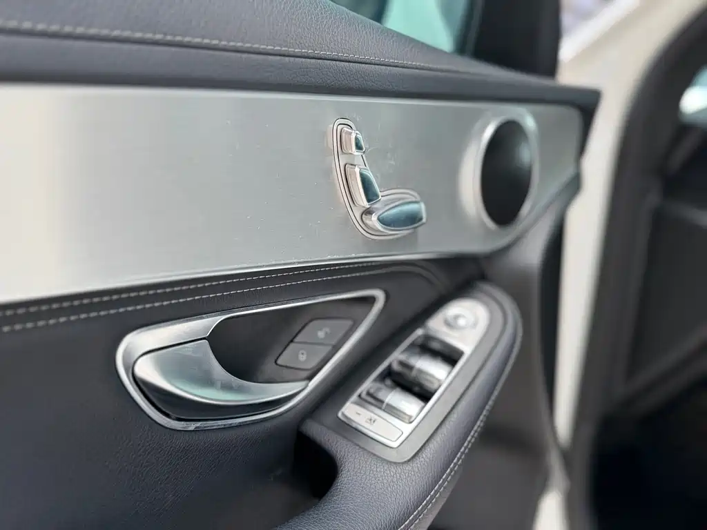 Mercedes-Benz GLC 2016 — фото 10