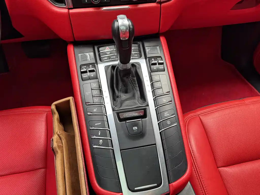 Porsche Macan 2016 — фото 10