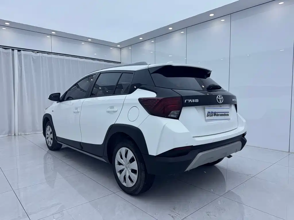 Toyota Yaris L 2022