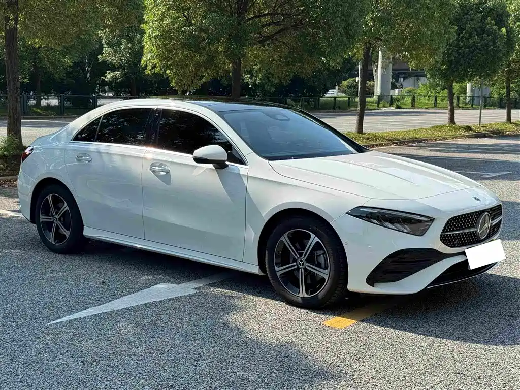 Mercedes-Benz A-Class 2025 — фото 10