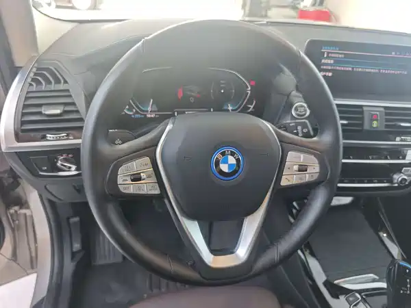 BMW iX3 2021