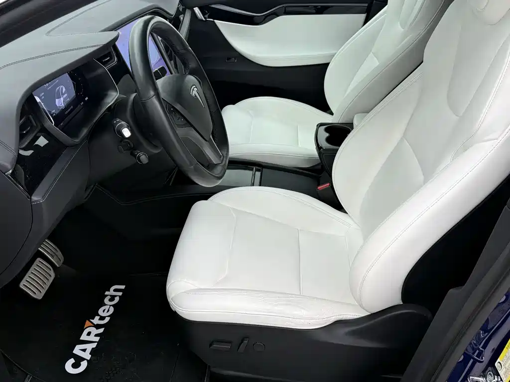 Tesla Model X 2020 — фото 18