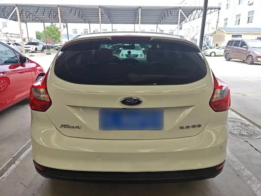 Ford Focus 2015 — фото 6