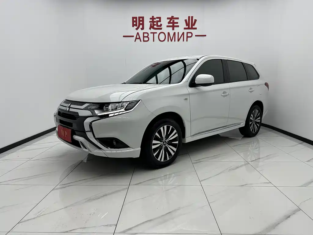 Mitsubishi Outlander 2023