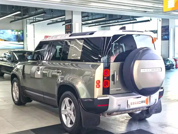 Land Rover Defender 2020