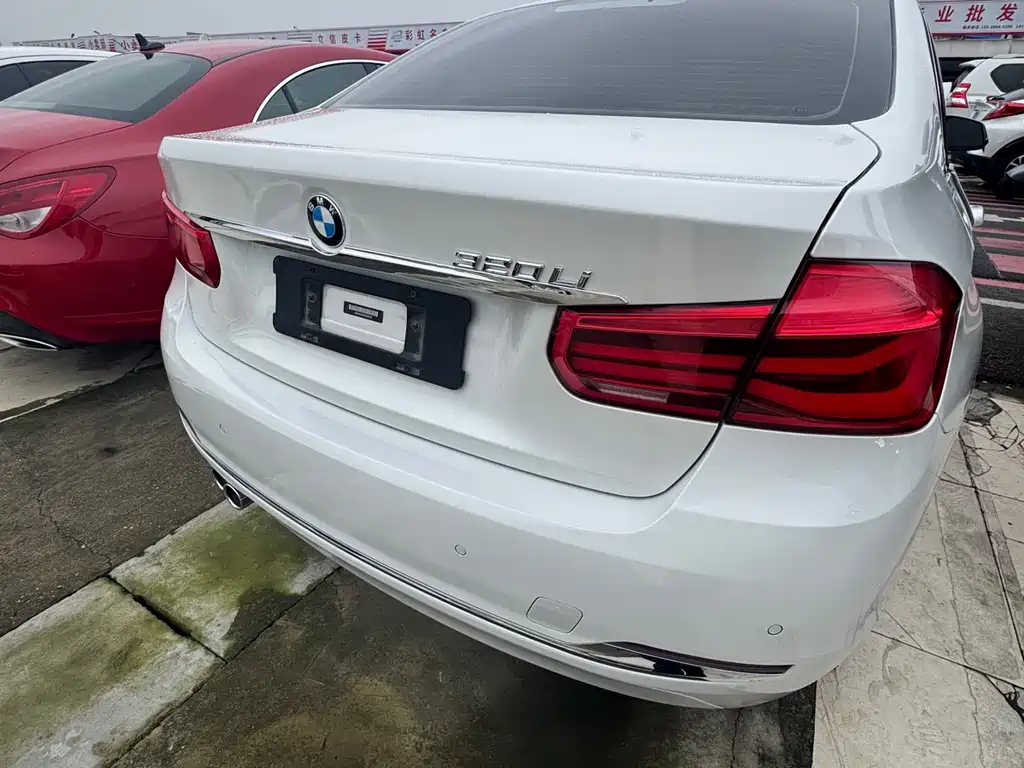 BMW 3 Series 2017 — фото 15