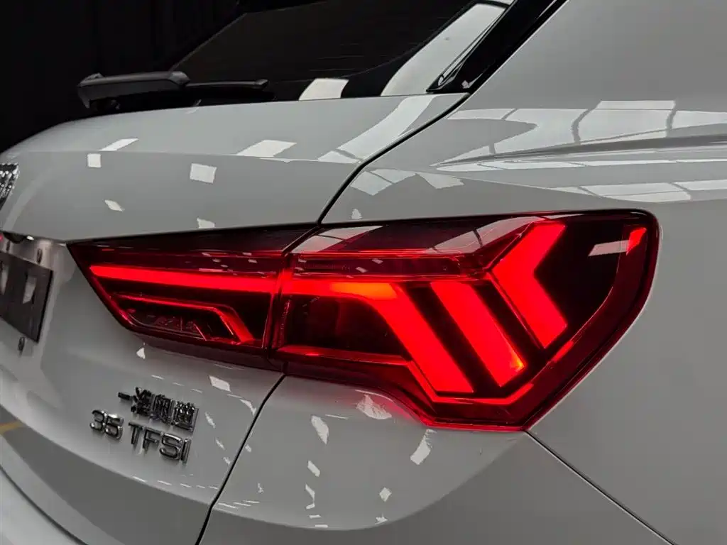Audi Q3 2022 — фото 21