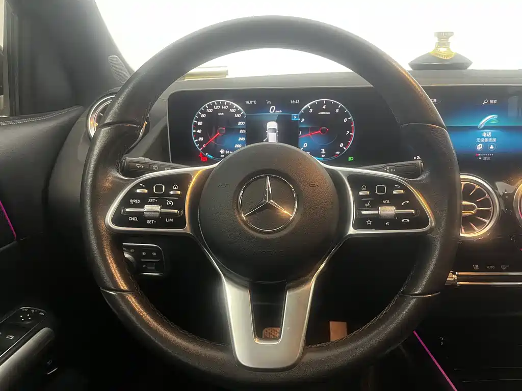 Mercedes-Benz GLA 2021 — фото 12