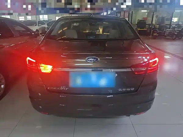 Ford Escort 2015