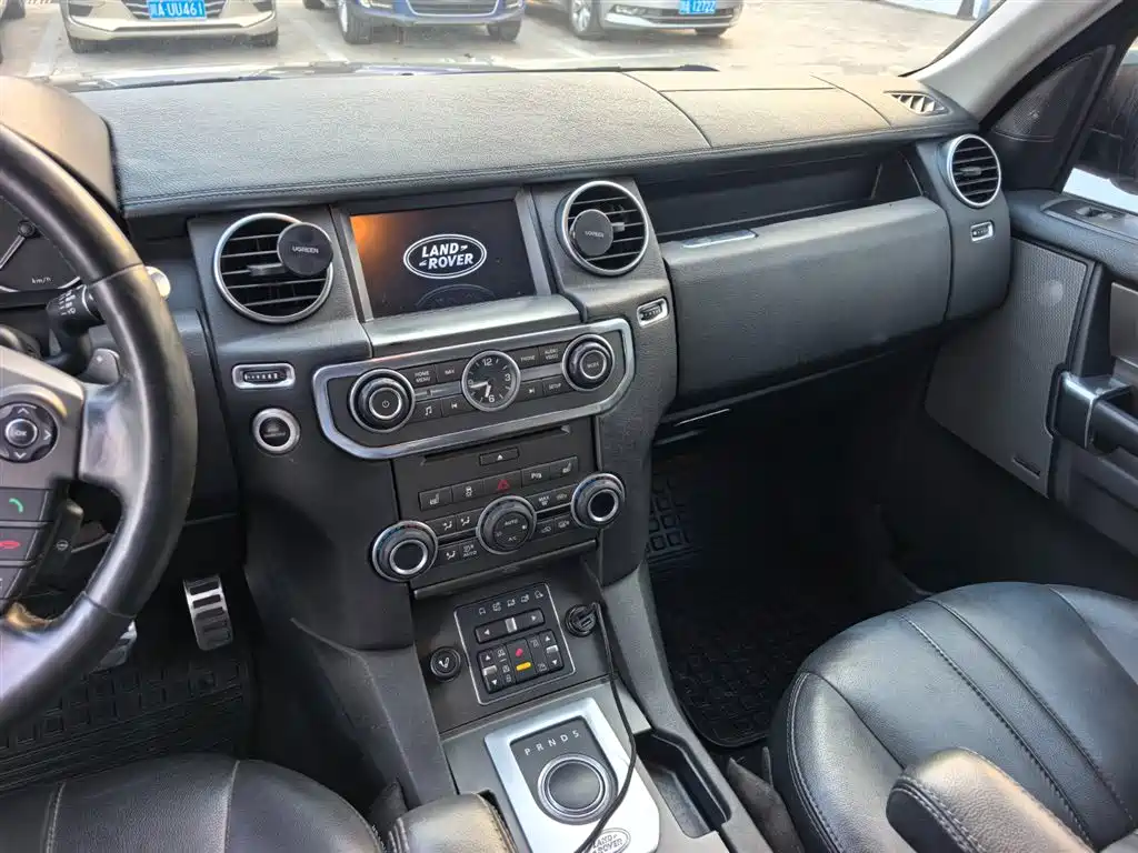 Land Rover Discovery 2013 — фото 12