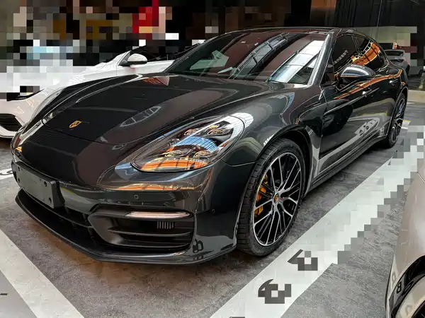 Porsche Panamera 2023