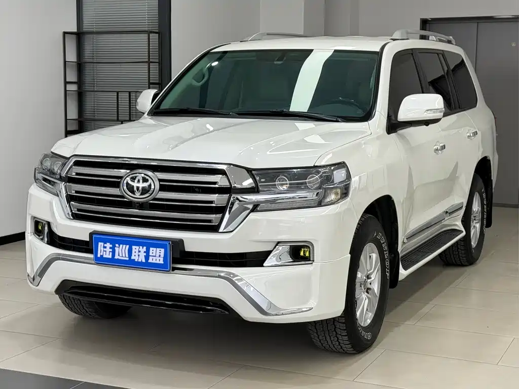 Toyota Land Cruiser 2018 — фото 1