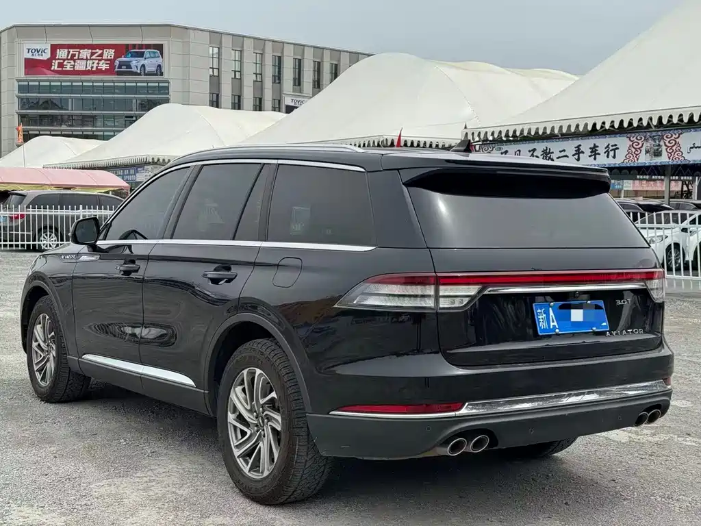 Lincoln Aviator 2022 — фото 12