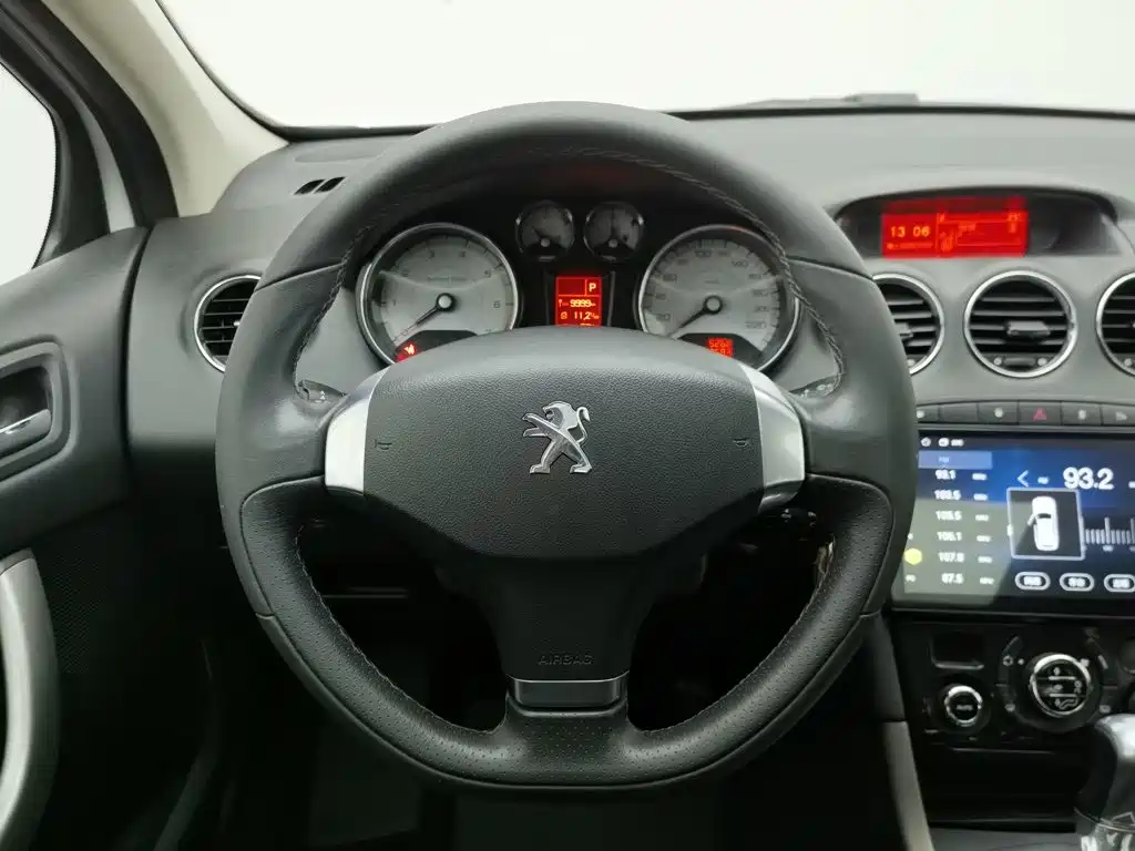 Peugeot 408 2013 — фото 11