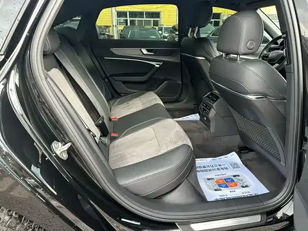 Audi A6L 2022