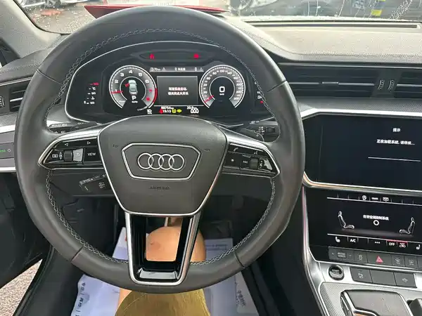 Audi A6L 2022