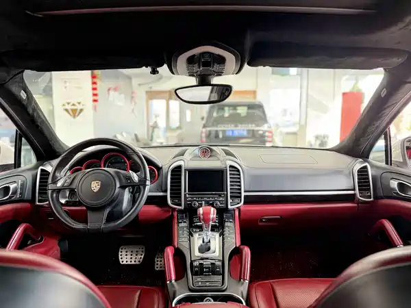 Porsche Cayenne 2011