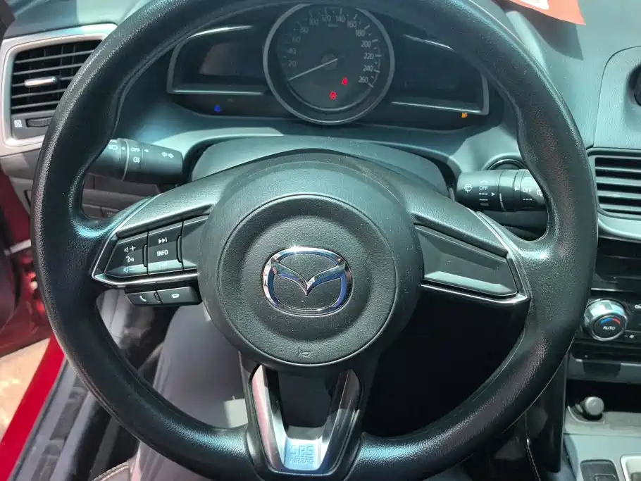 Mazda CX-4 2018 — фото 15