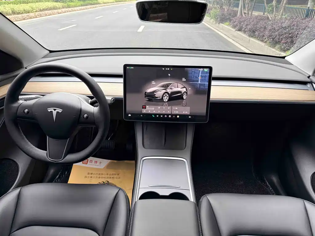 Tesla Model Y 2023 — фото 13