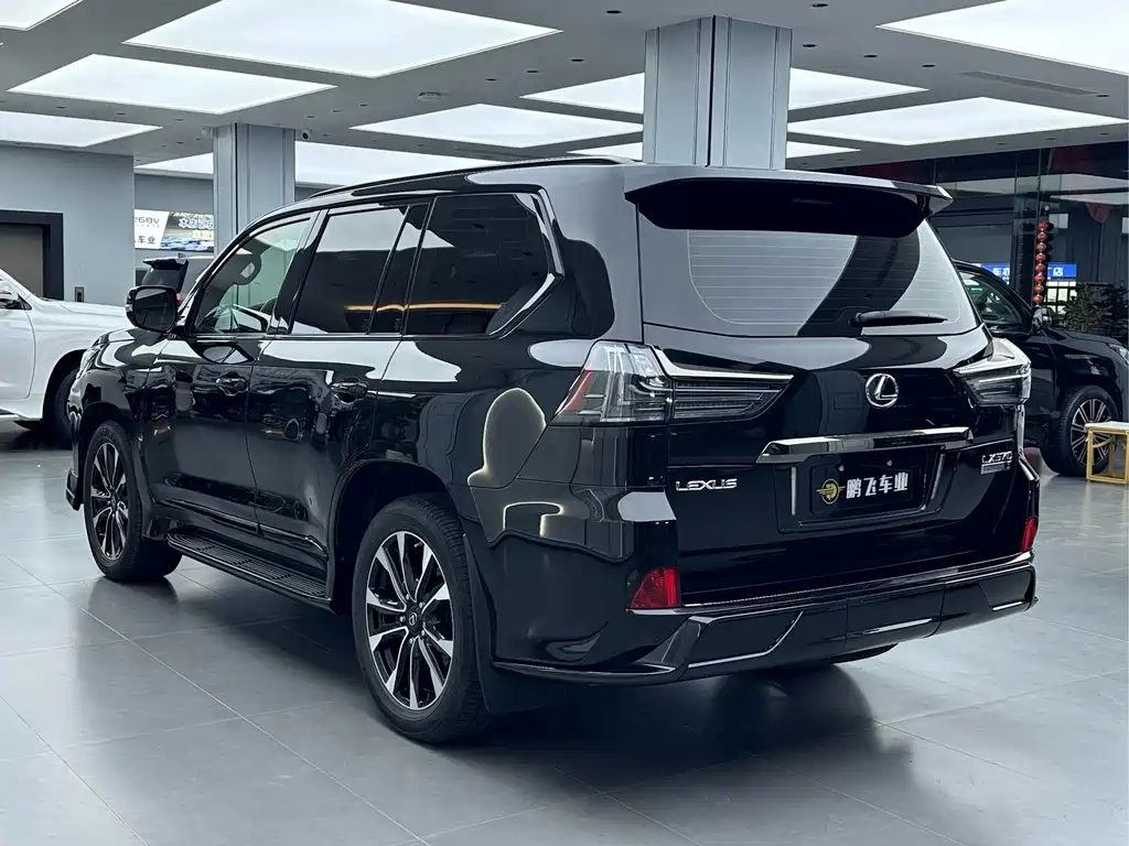 Lexus LX 2023 — фото 22