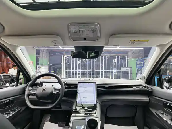 NIO ES8 2020