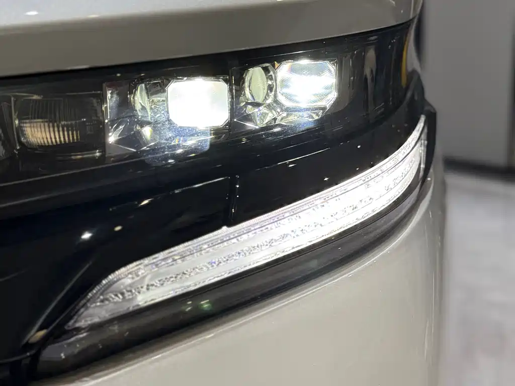 Toyota Vellfire 2025 — фото 14