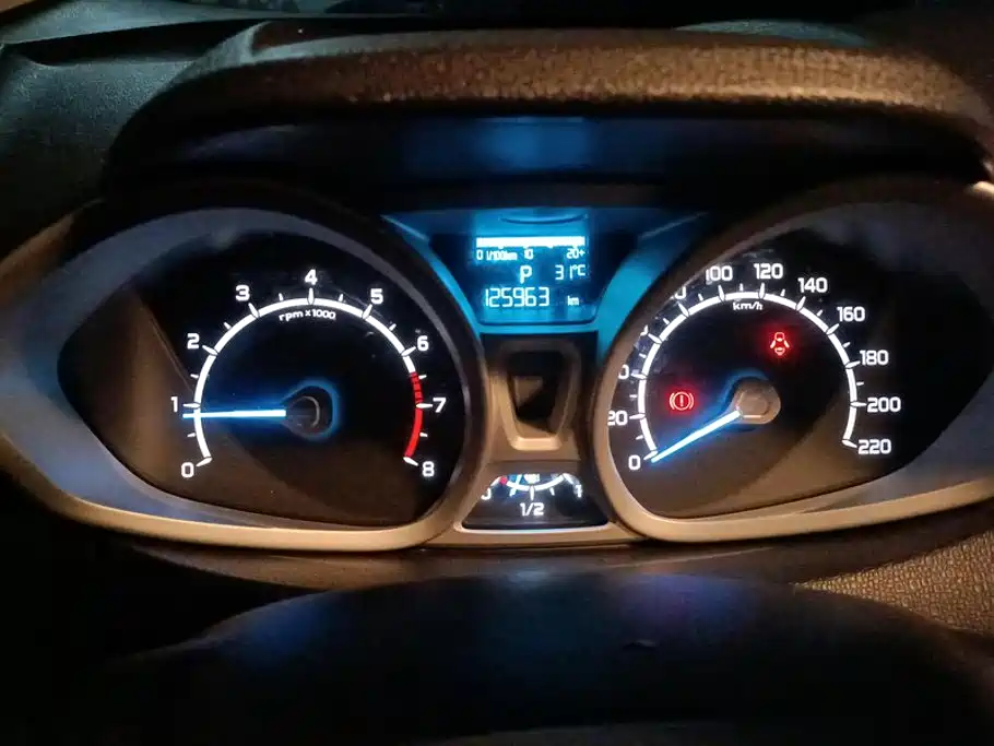 Ford EcoSport 2014 — фото 14