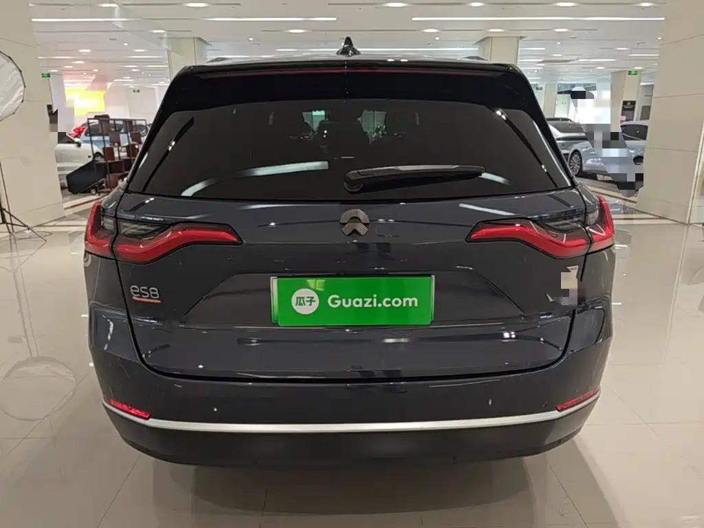 NIO ES8 2020