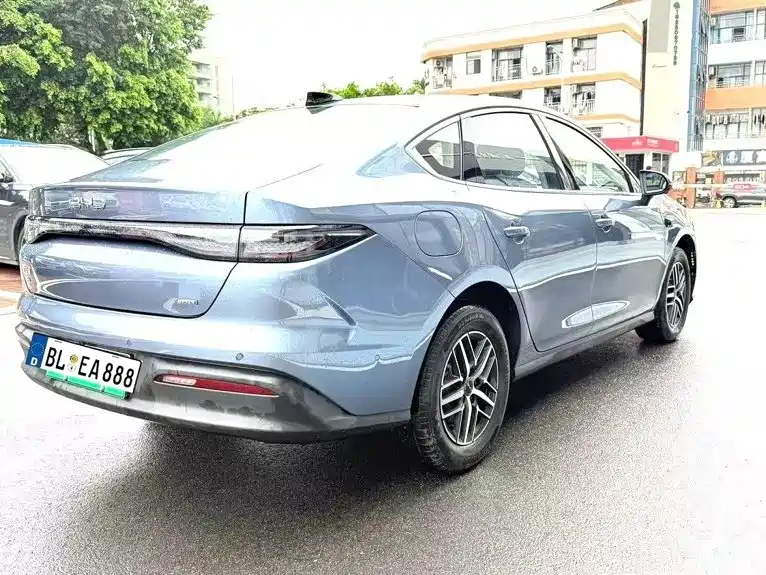 BYD Seal 05 DM-i 2025 — фото 9
