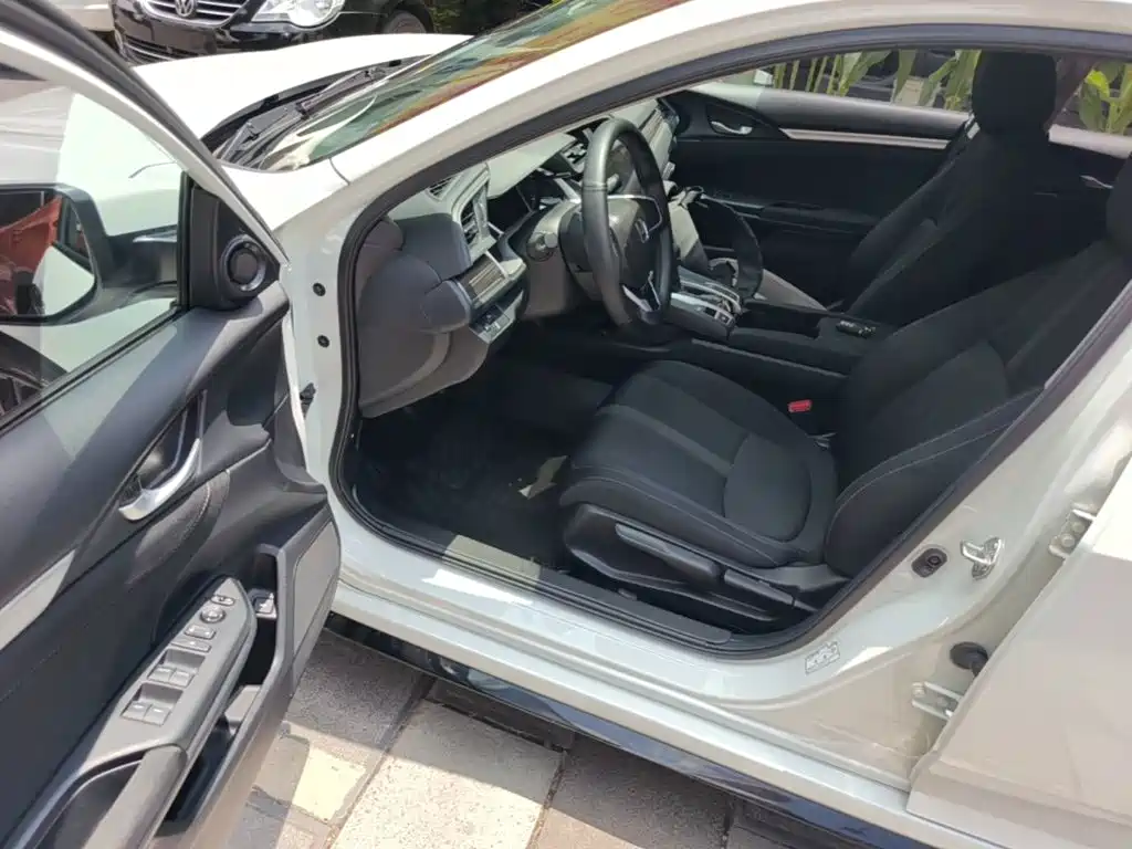 Honda Civic 2020 — фото 12