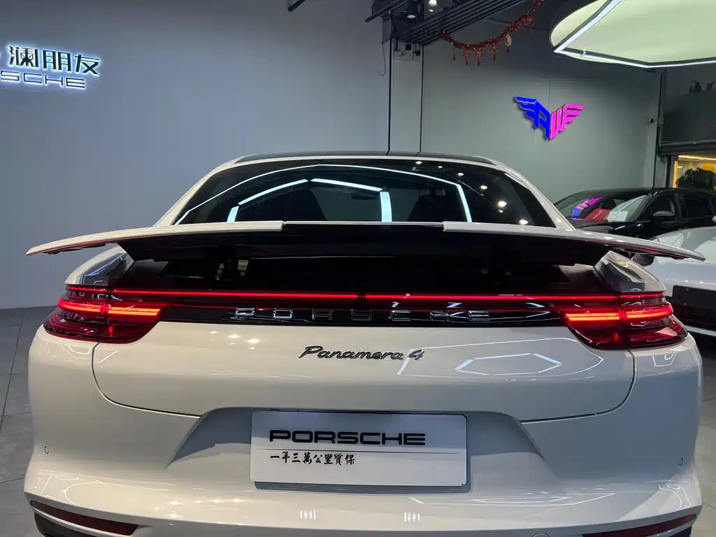 Porsche Panamera 2018 — фото 19