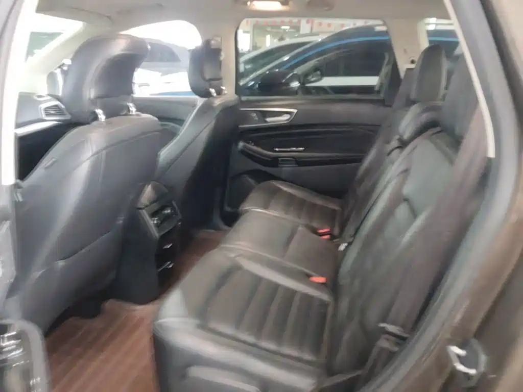 Ford Edge 2015 — фото 17
