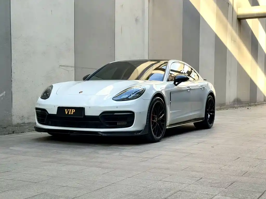 Porsche Panamera 2021