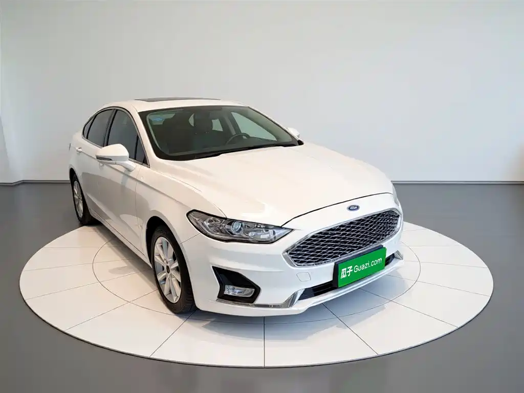 Ford Mondeo 2018 — фото 22