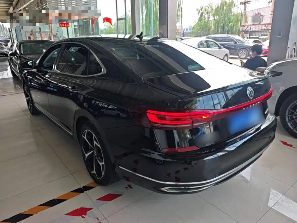 Volkswagen Passat 2023