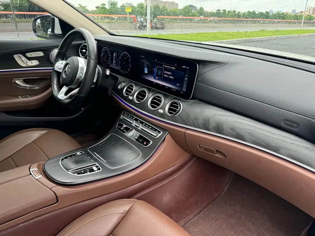 Mercedes-Benz E-Class 2020 — фото 16