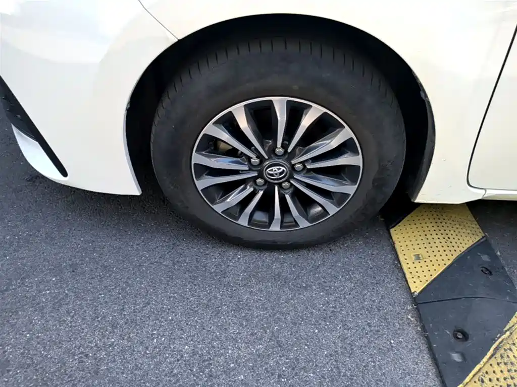 Toyota Corolla 2019 — фото 22