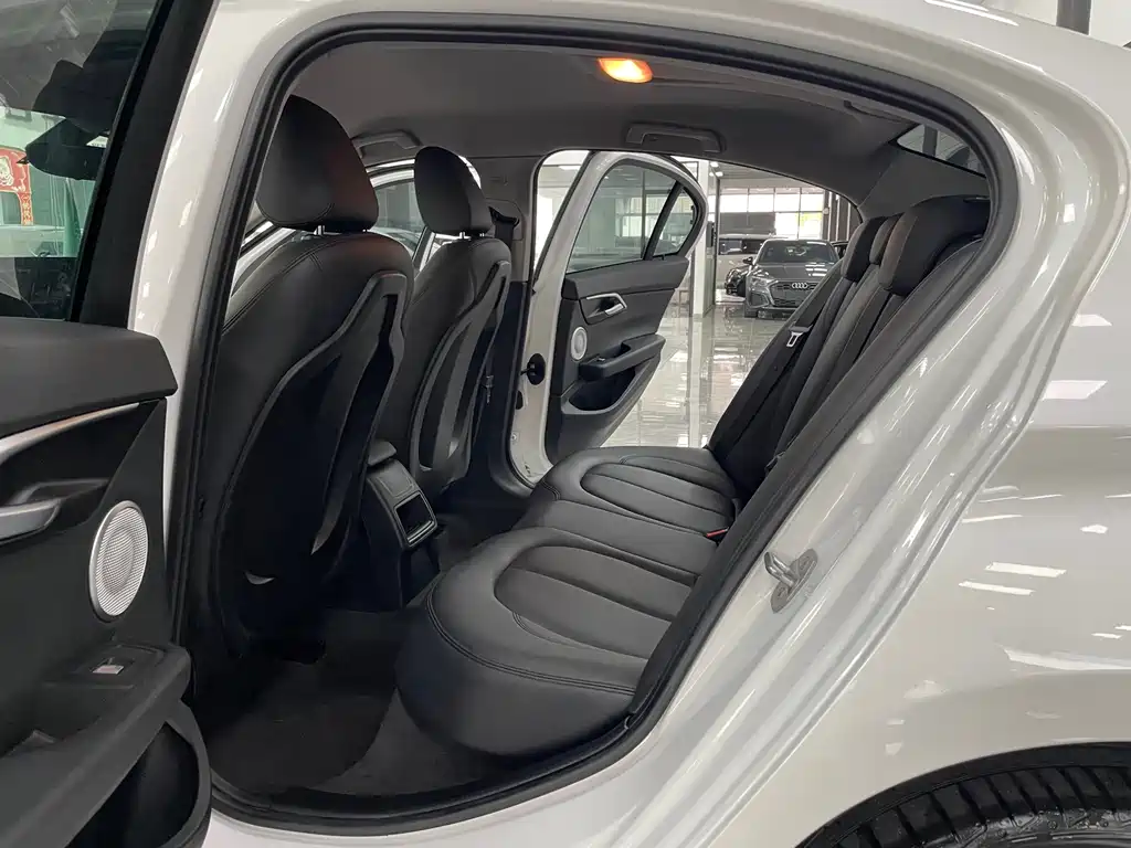 BMW 1 Series 2023