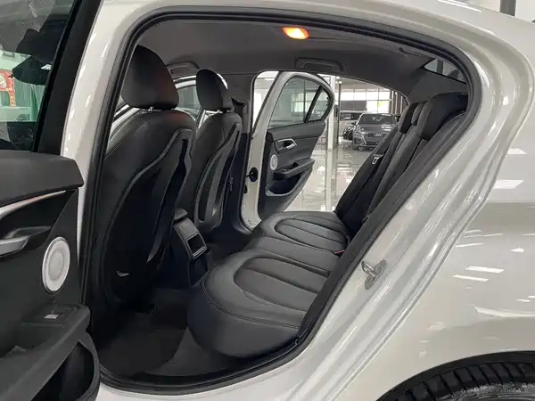 BMW 1 Series 2023