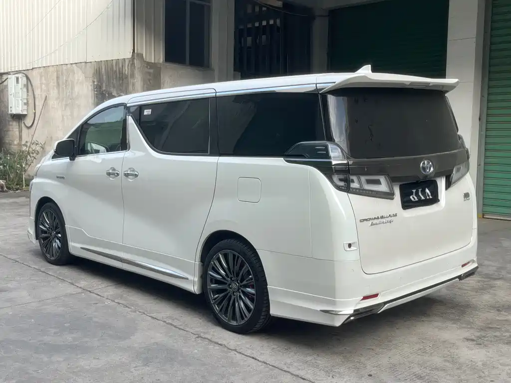 Toyota Vellfire 2023