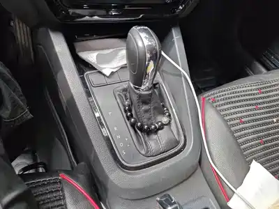 Volkswagen Sagitar 2015