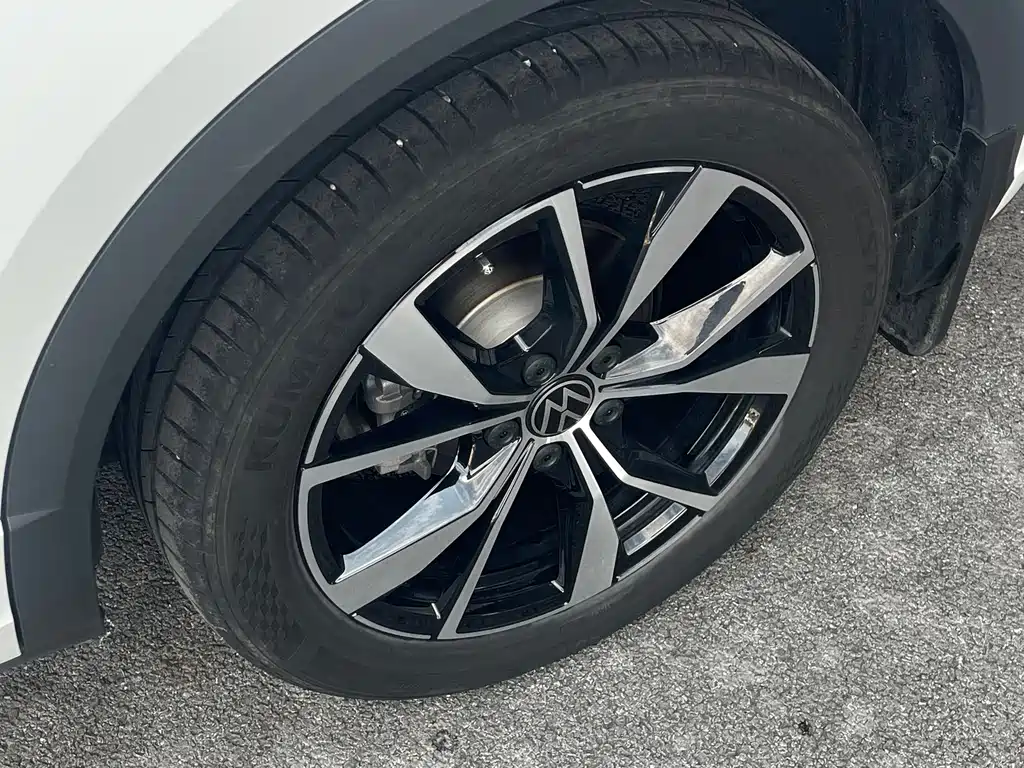Volkswagen T-Roc 2023 — фото 12