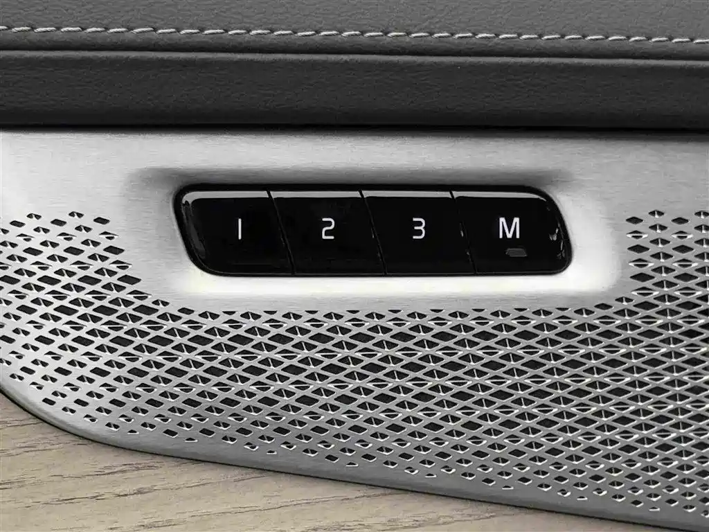 Volvo XC90 Plug-In Hybrid 2025 — фото 15