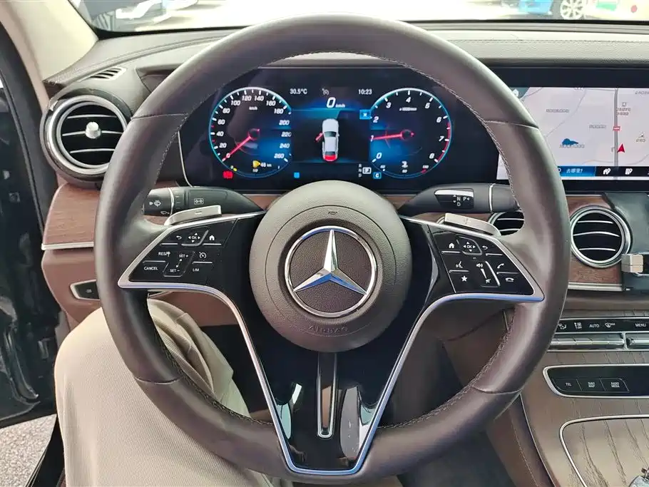 Mercedes-Benz E-Class 2022 — фото 15