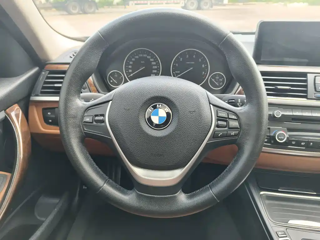 BMW 3 Series 2012 — фото 14