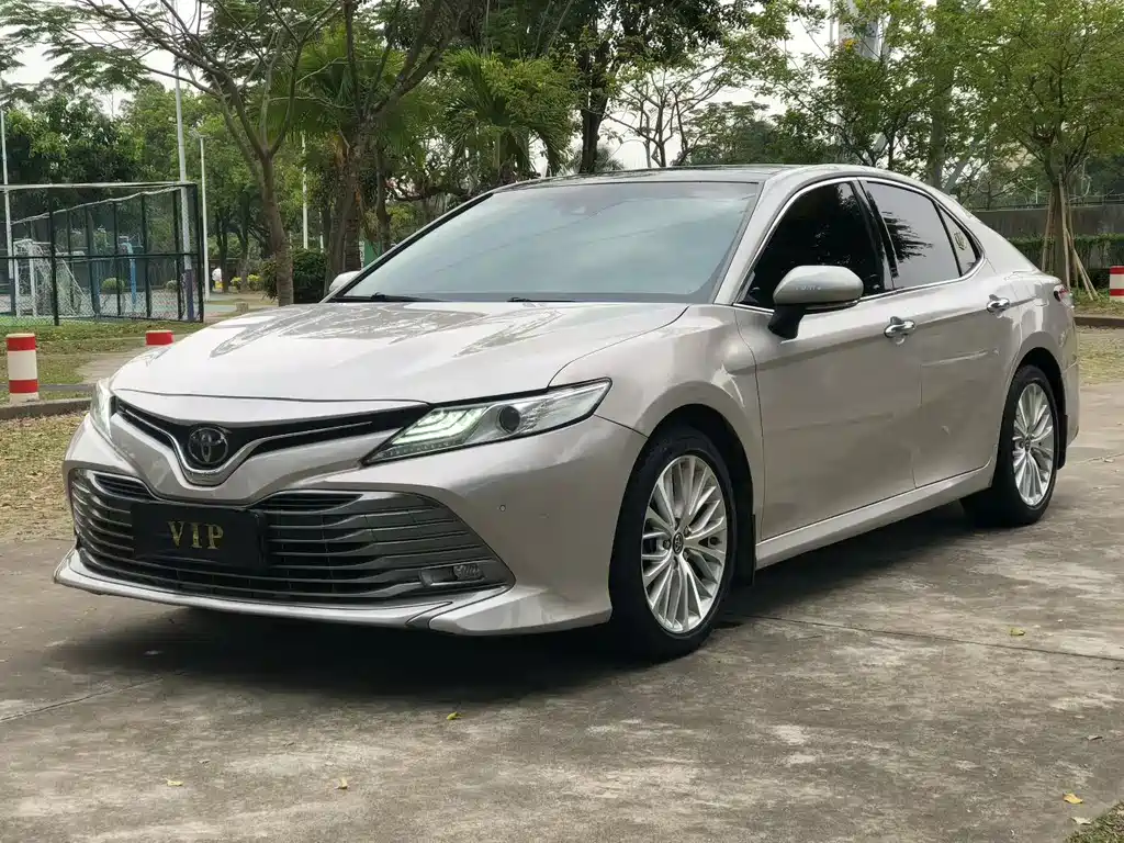 Toyota Camry 2019 — фото 3