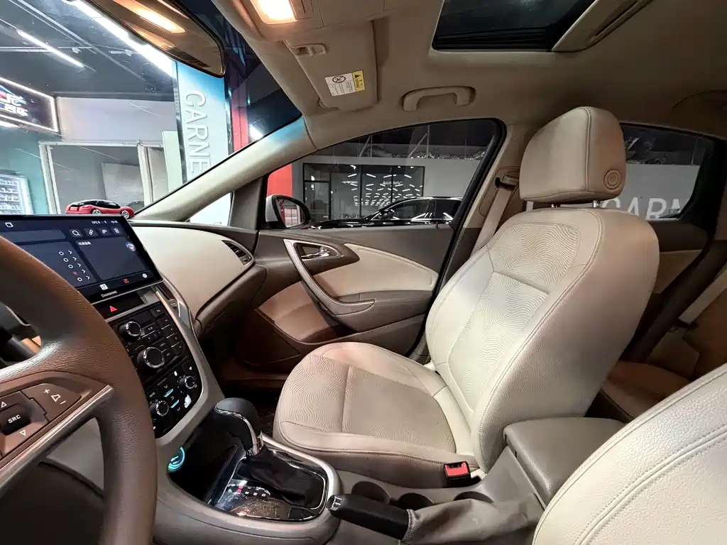 Buick Excelle 2014 — фото 12