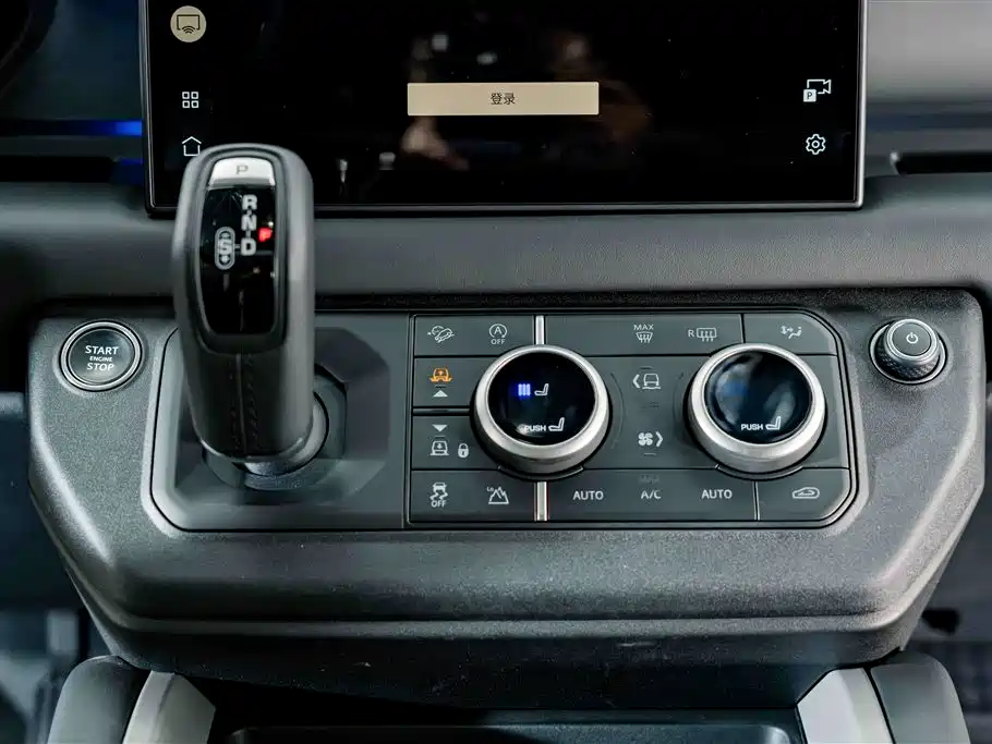 Land Rover Defender 2025 — фото 14