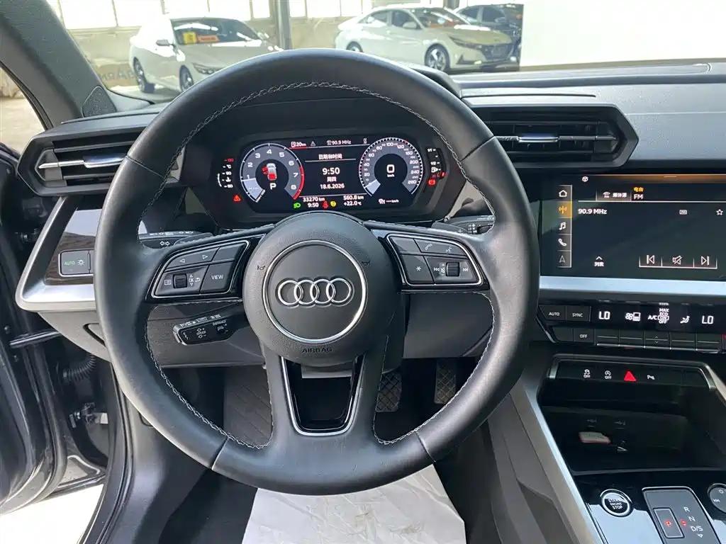 Audi A3 2022 — фото 18